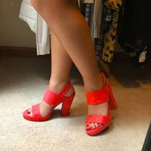 Report Size 6.5 Pink Heels